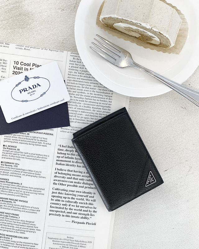 프라다 비텔로 삼각로고 폴딩 미니 카드지갑 (2MO006-2CB2-F0002)