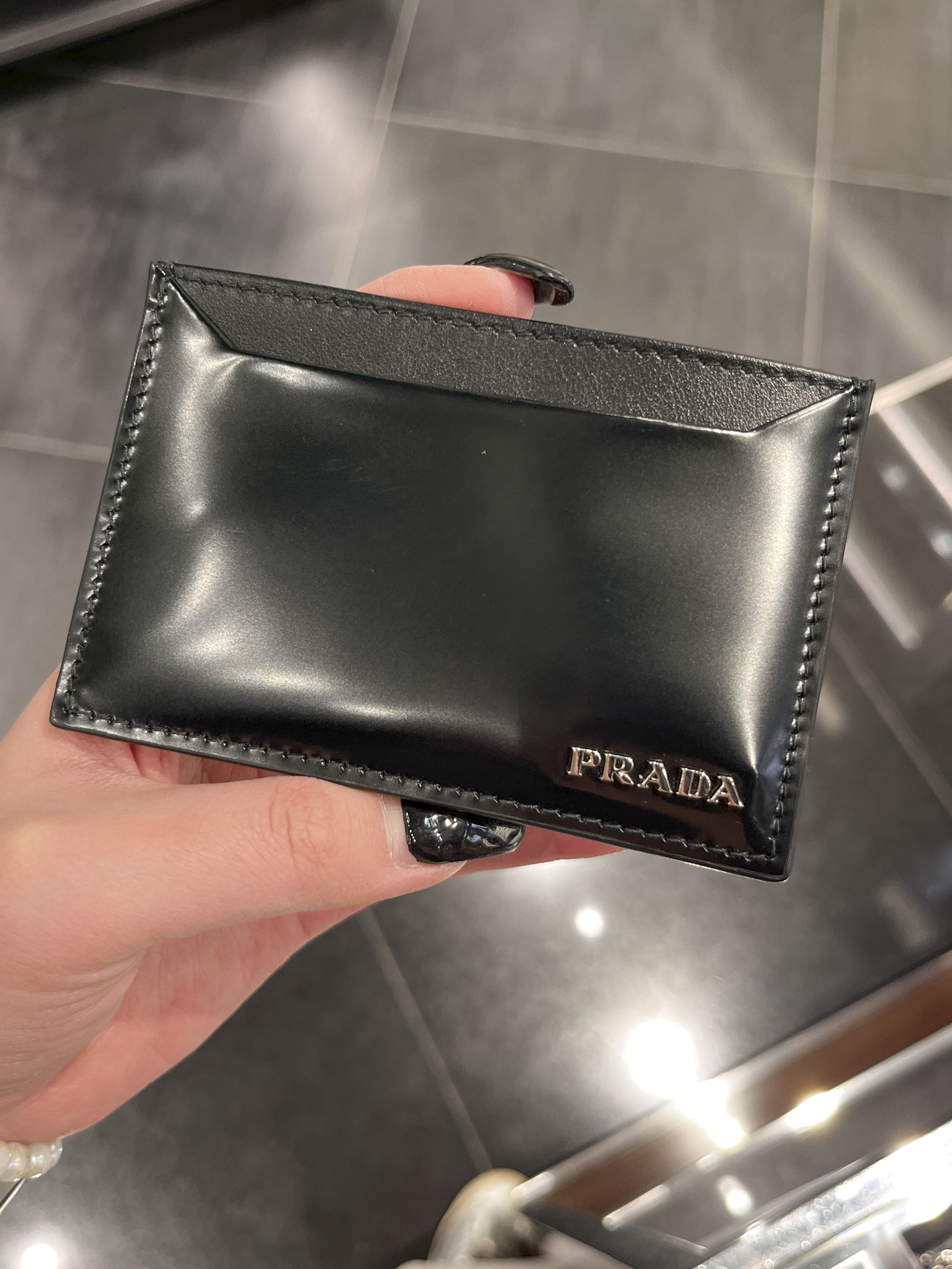 프라다 메탈 로고 스파졸라토 레더 카드 지갑 (2MC208-2CZP-F0002)
